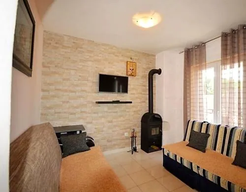 Trosobni apartman — Meljine